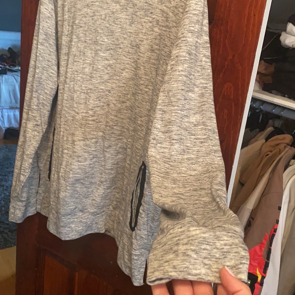 American Eagle Active Flex Sweatshirt - image 5